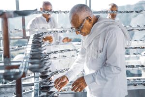 男性の口臭を効果的に治す方法は？