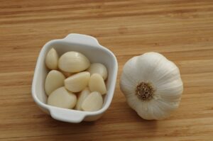 口臭が気になる！にんにくを食べた翌日の対策は？